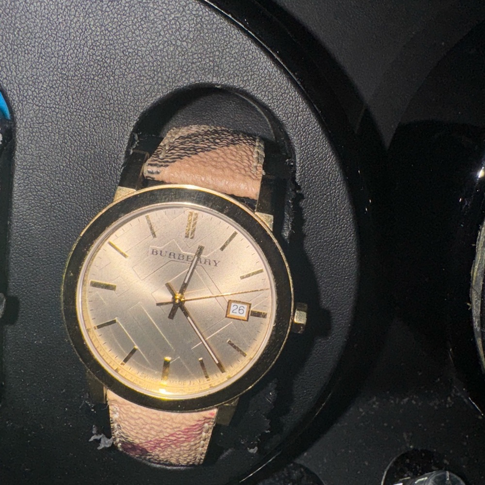 Burberry “ The City Watch” 39mm